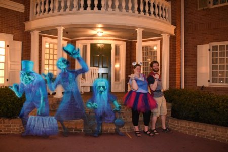 small 2023-08-19 - Magic Kingdom Park - Haunted mansion_7.jpg