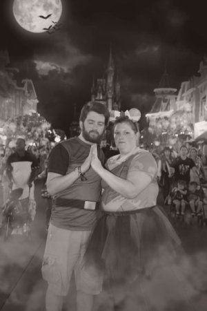 small 2023-08-19 - Magic Kingdom Park - Main street usa_2.jpg