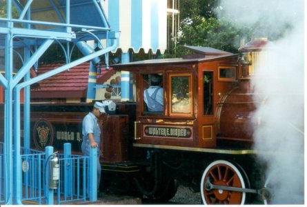 Disney02_12.jpg