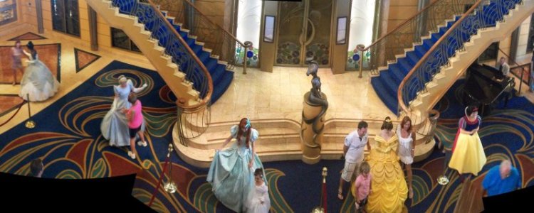 Princess Greeting wonder 2012 24053a 100_7174 Stitch 1500.jpg