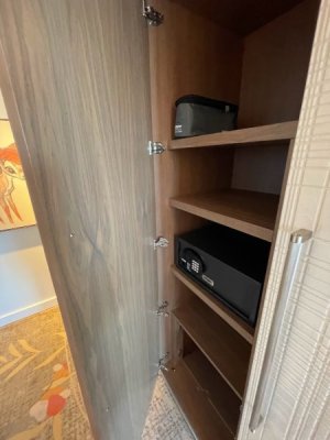 Wardrobe.jpg