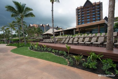 lounge-chairs--on Malie Deck.jpg
