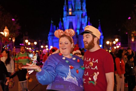 small 2023-12-16 - Magic Kingdom Park - Main street usa_6.jpg