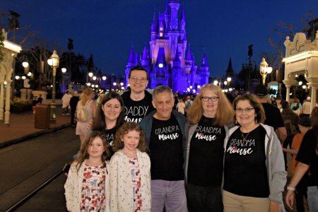 small 2024-03-12 - Magic Kingdom Park - Main street usa_18.jpg small 2024-03-12 - Magic Kingdom Park - Main street usa_18.jpg