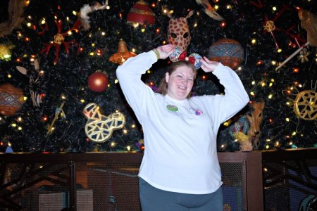 small 2023-12-18 - Disneys Animal Kingdom Park - The tree of life_27.jpg