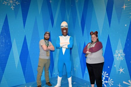 small 2023-12-19 - Disneys Hollywood Studios - Pixar plaza_2.jpg