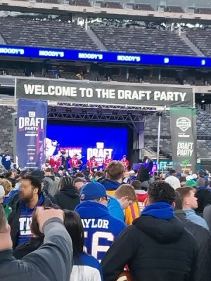 MetLife Draft Day1a.jpg
