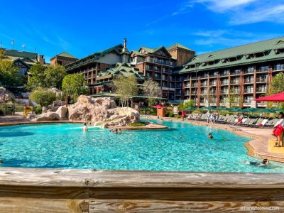 Disney-World-Wilderness-Lodge-Resort-Atmo-Pool-2-700x525.jpg