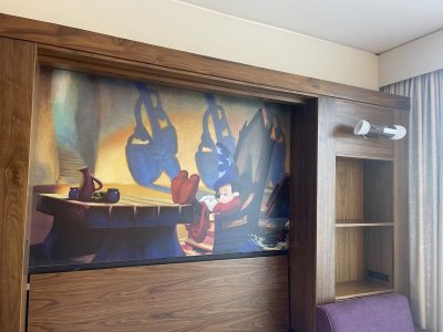 Room 1200 Murphy Queen.jpg