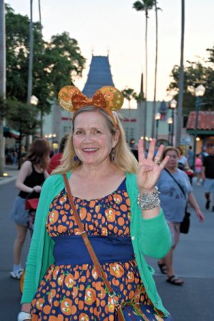 2024-03-16 - Disneys Hollywood Studios - Hollywood boulevard (1) (1).jpeg