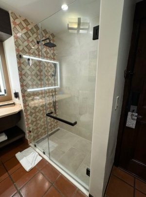 011_Marriott_room.jpg