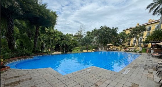 019_pool.jpg