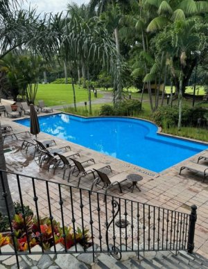 020_pool.jpg