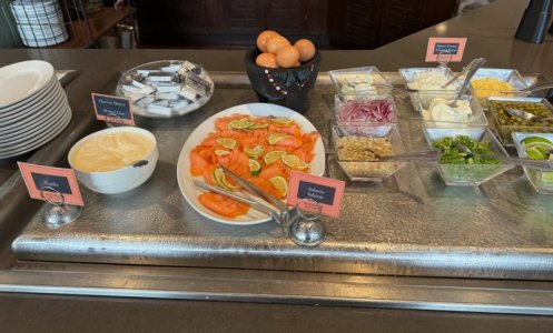 045_breakfast.jpg
