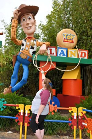 small 2024-01-18 - Disneys Hollywood Studios - Toy story land_2.jpg