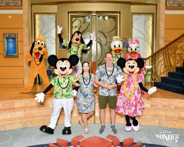 2245174-Standard Mickey and Minnie.jpg