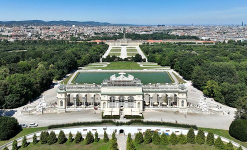 Wien_-_Schlossanlage_Schönbrunn.JPG