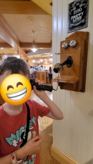 phone1.jpg