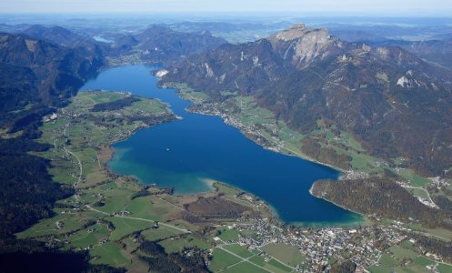 Aerial_image_of_the_Wolfgangsee_(view_from_the_southeast).jpg