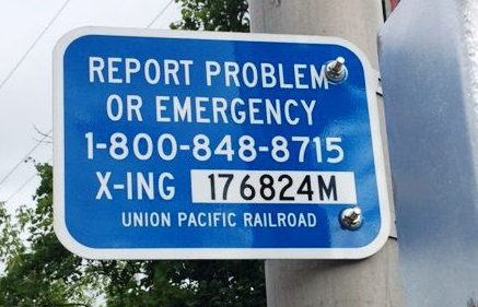 img_up_safety_emergency_sign.png