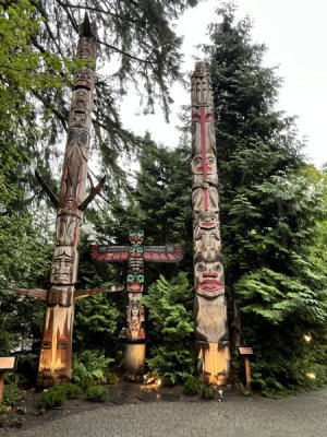 Totem2.jpeg