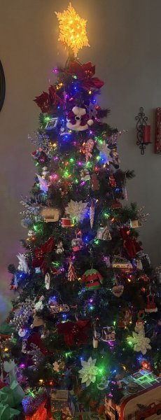 livingroomtree.jpg