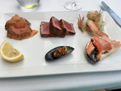 Seafood platter.jpeg Seafood platter.jpeg