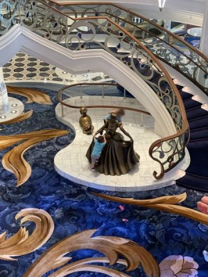 Cinderella-Mugging-03.jpg