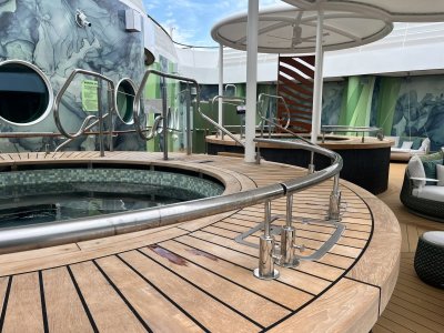 Rainforest hot tub.jpeg