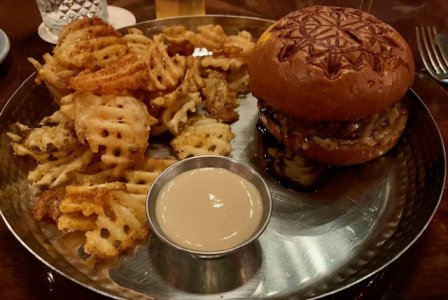 TIFFINS BURGER.jpg