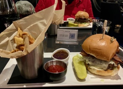 SPACE 220 BURGER.jpg