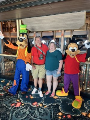 Goofy and Max.jpeg