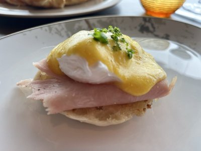 Palo ham eggs benedict.jpeg