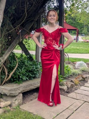 Liz Prom.jpg