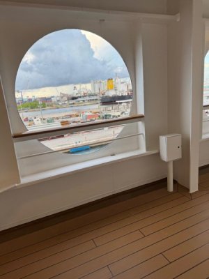 PORTHOLE3.jpg