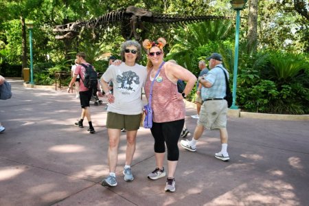 2025-06-06 - Disneys Animal Kingdom Park - Dino sue_2.jpeg