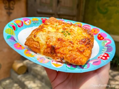 2025-wdw-mk-gastons-tavern-ham-and-gruyere-sandwich-1.jpg