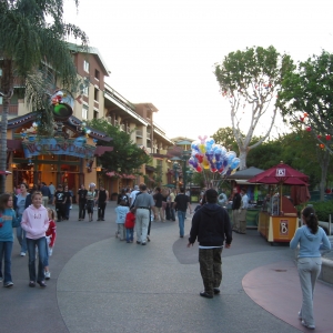 Downtown Disney - Dressed for the Holidays