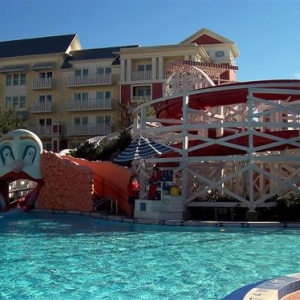 Luna Park Pool