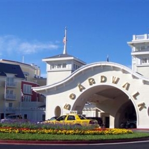 Boardwalk entrance.