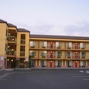 Best Western Raffles Inn & Suites