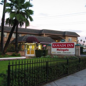 Ramada Inn Maingate - Economy Hotel