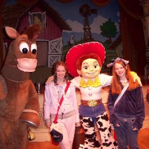 Bullseye, Jessie & the girls