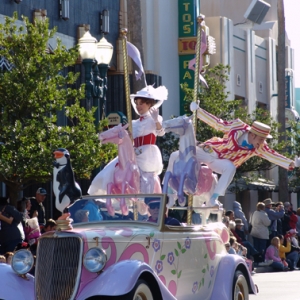 email_Mary_Poppins_MGM_parade_3_