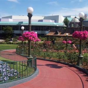 Rose Garden Walkway