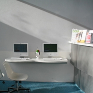 08_Free_Internet_Access_Front_Lobby