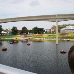 Disney3-07e_001_Small_