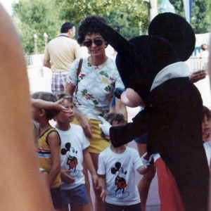 Mickey kissing  Lynn