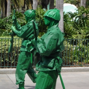 Stars and Motor Cars Parade - Green Army Men