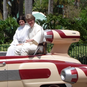 Stars and Motor Cars Parade - Leia & Luke